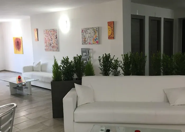 R&b Tyrrhenum Πανσιόν 4*